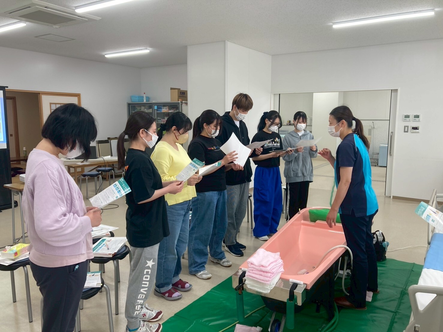 【専攻科福祉専攻】訪問入浴サービスの方々による特別講義が行われました